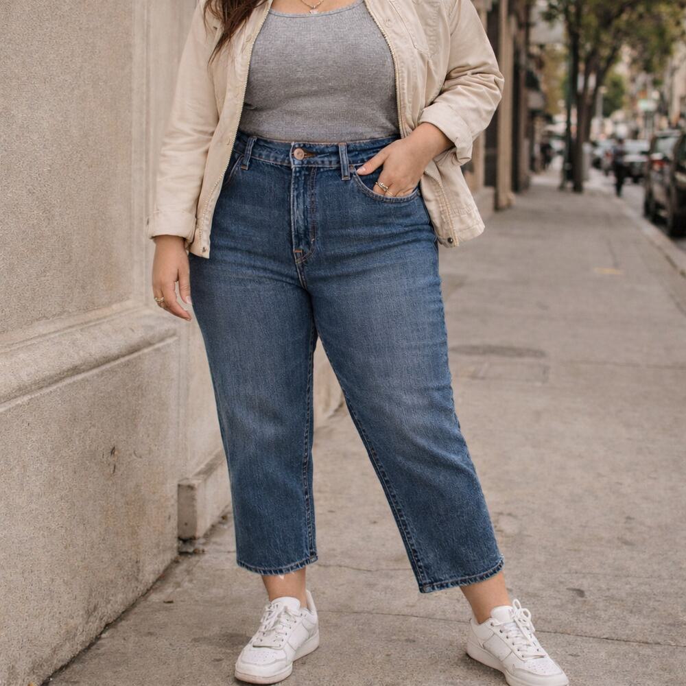 Vince Women's Sz 28 Blue Denim Jeans Mid Rise Cropped Ankle Jeans Straight Leg